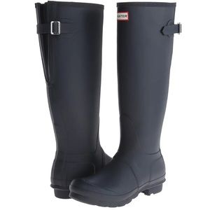 LIKE NEW: Hunter Navy Tall Rainboots